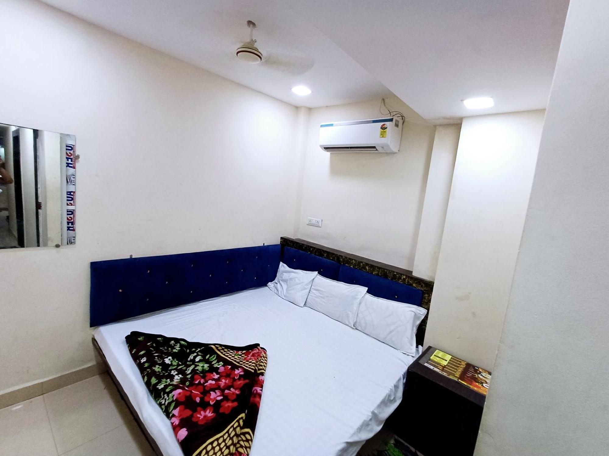 Blue Tower Hotell Ujjain Exteriör bild