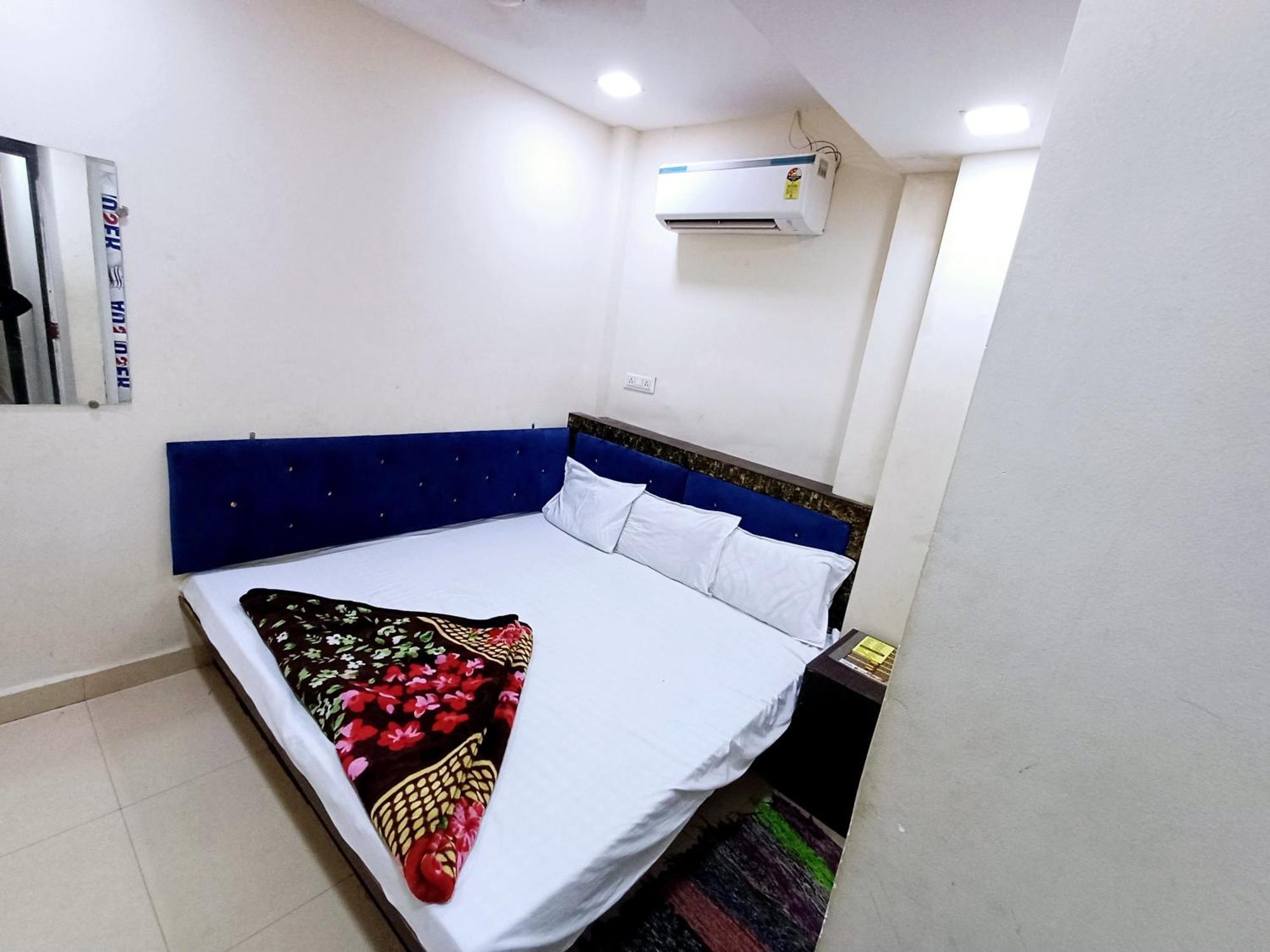 Blue Tower Hotell Ujjain Exteriör bild
