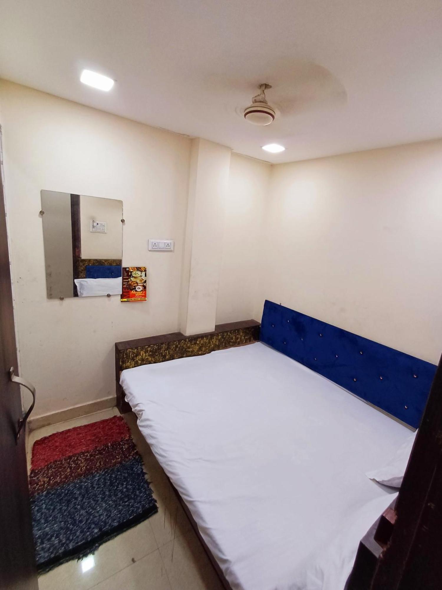 Blue Tower Hotell Ujjain Exteriör bild
