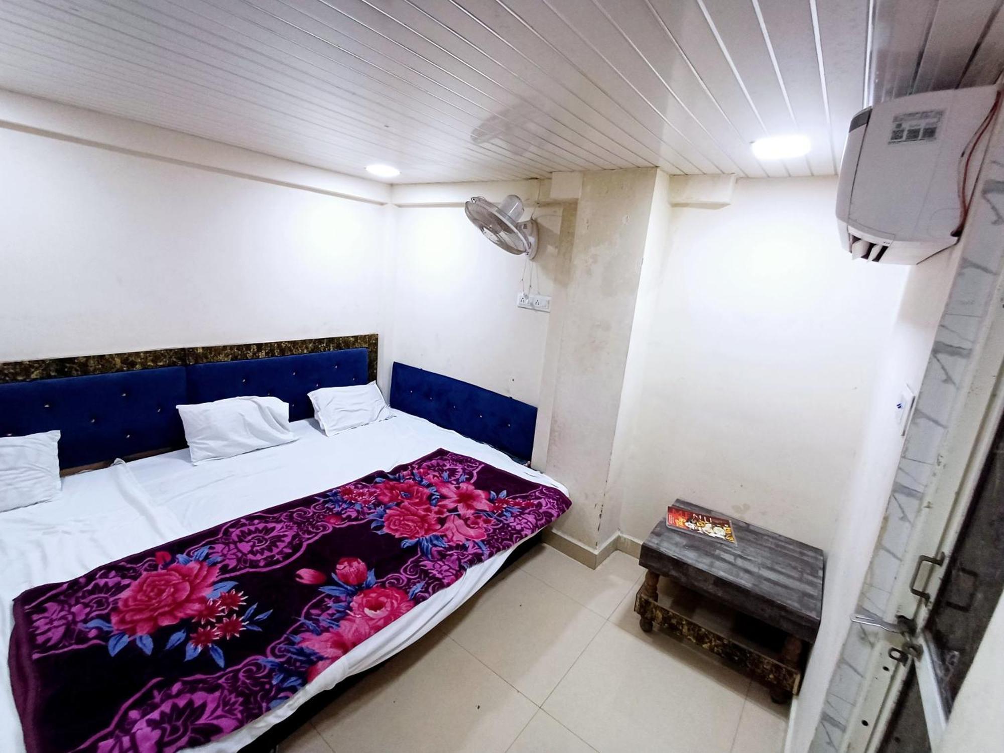 Blue Tower Hotell Ujjain Exteriör bild